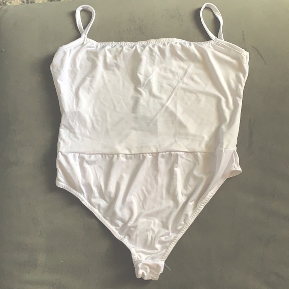 Basic white bodysuit - Picture 1 of 1